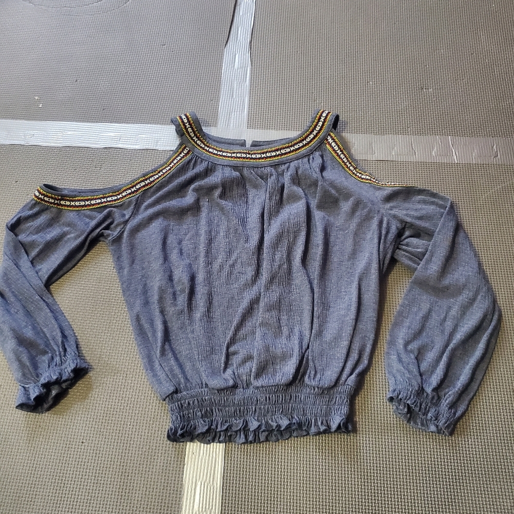 Cold Shoulder Crop Top